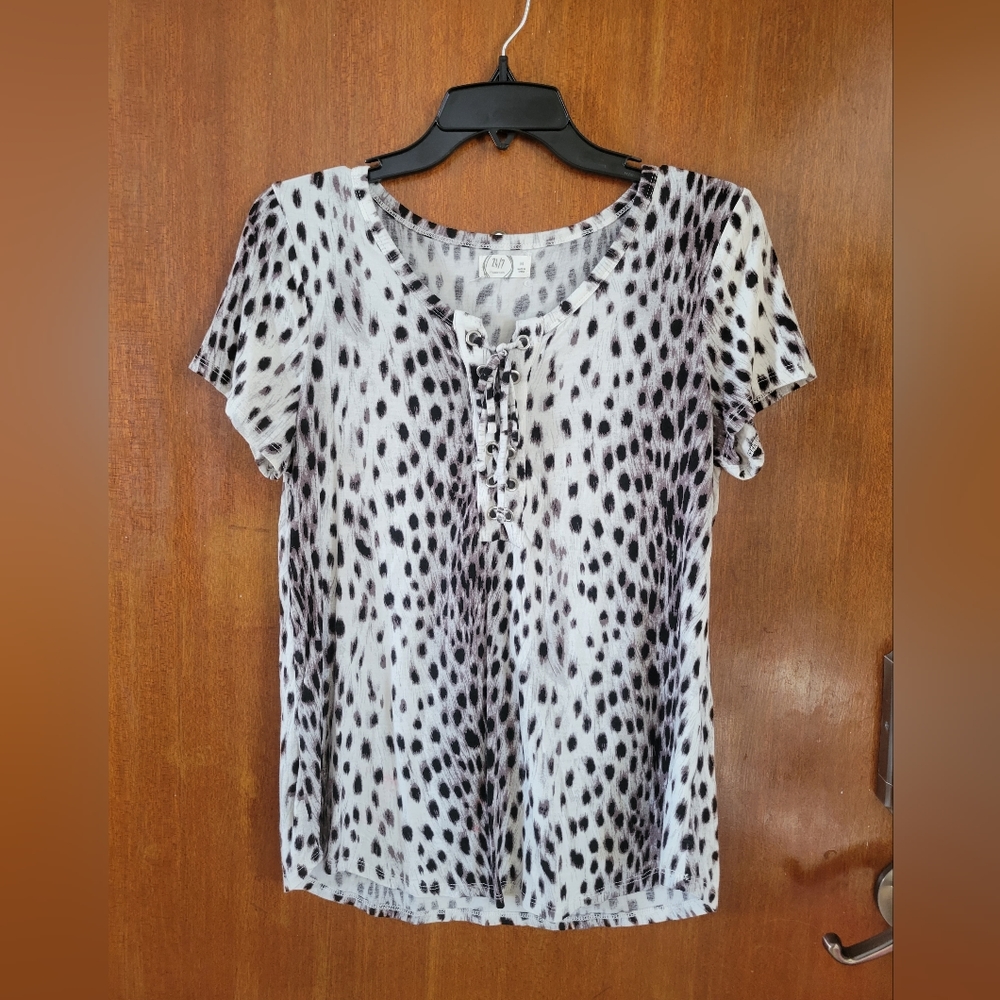 24/7 Wemens Tee Shirt size Medium